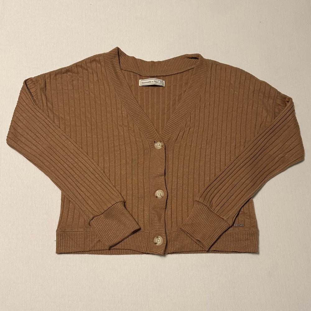 A&F Lightweight Ribbed Knit Cropped Cardigan - Picture 2 of 8